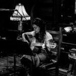 Natalia Lafourcade Instagram - Today I feel very happy to share with you my lovely people this beautiful moment of my week in Los Angeles to celebrate the music and passion we put into every album we make. I had the opportunity to have a beautiful conversation with the team at @thebrokenrecordpod @itsjrichmond 🙌 after listening to some episodes and enjoying this beautiful work they do, I have the honor of being invited to look into the universe of #detodaslasflores and talk a little about some things that have happened in my musical career. Being part of this community is a dream. ¡Thank you! I ♥️ invite you to listen. Please be patient with my talking since I am still learning English 😬🙈💜🌸🙌🙏🏼. 🕊. Hoy me siento muy feliz por compartirles mi gente linda este hermoso momento de mi semana en Los Ángeles para celebrar la música y la pasión que ponemos en cada disco que hacemos. Tuve la oportunidad de tener una hermosa conversación con el equipo de @thebrokenrecordpod 🙌 después de haber escuchado algunos episodios y disfrutar de este trabajo tan hermoso que ellos hacen, tengo el honor de ser invitada para mirar en el universo #detodaslasflores y conversar un poco de algunas cosas que han pasado en mi trayectoria musical, ser parte de esta comunidad es un sueño. Les invito a escuchar. Por favor ligeritos que aún estamos aprendiendo inglés 🙈💜🌸🙌🙏🏼. Los Angeles, California