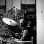 Natalia Lafourcade Instagram - Today I feel very happy to share with you my lovely people this beautiful moment of my week in Los Angeles to celebrate the music and passion we put into every album we make. I had the opportunity to have a beautiful conversation with the team at @thebrokenrecordpod @itsjrichmond 🙌 after listening to some episodes and enjoying this beautiful work they do, I have the honor of being invited to look into the universe of #detodaslasflores and talk a little about some things that have happened in my musical career. Being part of this community is a dream. ¡Thank you! I ♥️ invite you to listen. Please be patient with my talking since I am still learning English 😬🙈💜🌸🙌🙏🏼. 🕊. Hoy me siento muy feliz por compartirles mi gente linda este hermoso momento de mi semana en Los Ángeles para celebrar la música y la pasión que ponemos en cada disco que hacemos. Tuve la oportunidad de tener una hermosa conversación con el equipo de @thebrokenrecordpod 🙌 después de haber escuchado algunos episodios y disfrutar de este trabajo tan hermoso que ellos hacen, tengo el honor de ser invitada para mirar en el universo #detodaslasflores y conversar un poco de algunas cosas que han pasado en mi trayectoria musical, ser parte de esta comunidad es un sueño. Les invito a escuchar. Por favor ligeritos que aún estamos aprendiendo inglés 🙈💜🌸🙌🙏🏼. Los Angeles, California