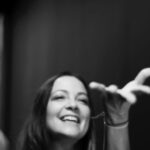 Natalia Lafourcade Instagram - Mi gente hermosa, ha sido maravilloso encontrarnos en los estudios de Sony Music Mexico en CDMX para celebrar mis 40 años caminando esta vida. Estoy profundamente agradecida porque llego a mis 40 rodeada de seres mágicos, haciendo lo que más amo hacer y pudiendo compartir mi mundo con ustedes. Saben lo mucho que les amo. Aquí les comparto un poquito de lo que capturó mi hermoso equipo de comunicación. Que venga más y más vida. #fotografia Hilda Pellerano @hpellerano #video Justin Nico Flocco @el_yoostin 🙌🙏🏼🌸👀🌻