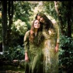 Natalia Lafourcade Instagram - Amiga hermosa hoy celebro tu vida y tu camino en esta vida. Eres un ángel en nuestras historias y momentos de andanza, una montaña llena de fuerza, gravedad, naturaleza abundante, vuelo de aves y luz de luna que nos abraza con el calor del sol en tu voz en cada canto amiga en cada risa y danza. Eres para mí una maestra una hermana y te amo. Hace un año me tocó celebrar a tu lado y hoy muy cerca de ti y a la distancia brindo por nuestra amistad. Gracias por ser parte de nuestras vidas. Te amamos Silvia, Veracruz te manda cariño y amor profundo. @silviaperezcruzzzzz ❤️🙏🏼🌻🙌 #fotografia @dealights