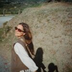 Natalia Lafourcade Instagram - Que viva el amor hoy y todos los días de nuestras vidas. Deseo que sigamos caminando bonito. Les amo mi gente linda. Les mando muchos cariñitos ♥️🙏🏻🌻 La Toscana, Italia