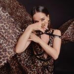 Natalia Oreiro Instagram - ⁣ El Gato volador 🐆 Anoche en semifinales de @lavoz_uy 🐆 @brunoilusorio 🖤 @_tavogarcia 🐆 @rosanjuan 🖤 @luligemelli 🐆 @ghoda.uy 🖤 @lajollashoes 🐆 @diegoalfonsouy 🖤 @castillosfernando 🐆 @merynaor 🖤 @@karechelixir 🐆 @bliss.com.ar 🖤 @lu.lul