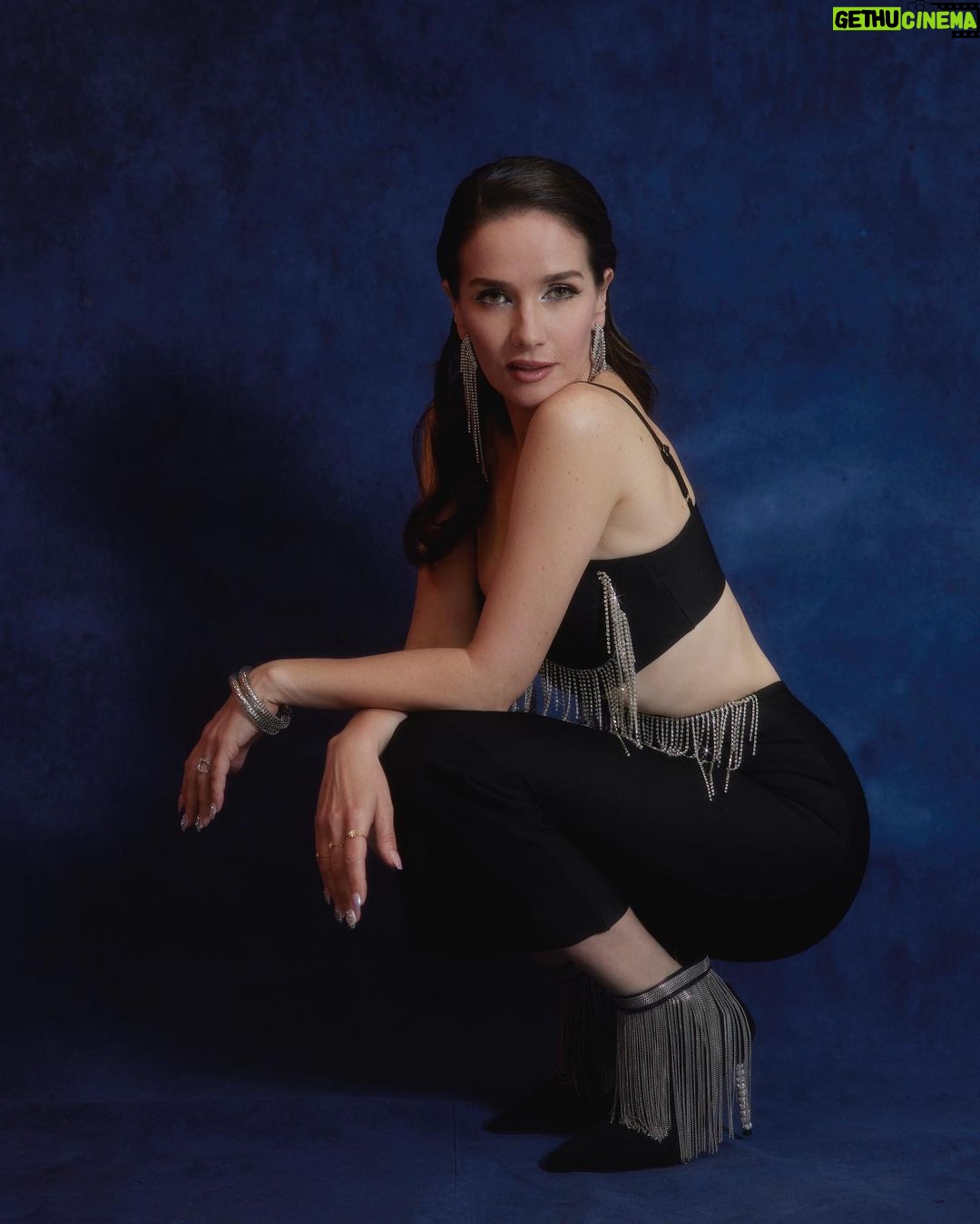 Natalia Oreiro Instagram - Ay que si que si 🎙️ Esta noche continúan las batallas en @lavoz_uy ⚡️ 📸 @brunoilusorio 🎙️ @mono.fuk ⚡️ @luligemelli 🎙️ @rosanjuan ⚡️ @diegoalfonsouy 🎙️ @castillosfernando ⚡️ @merynaor 🎙️ @romerouy ⚡️ @bliss.com.ar 🎙️ @fefodiiaz