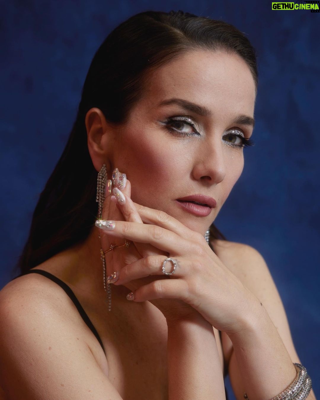 Natalia Oreiro Instagram - Ay que si que si 🎙️ Esta noche continúan las batallas en @lavoz_uy ⚡️ 📸 @brunoilusorio 🎙️ @mono.fuk ⚡️ @luligemelli 🎙️ @rosanjuan ⚡️ @diegoalfonsouy 🎙️ @castillosfernando ⚡️ @merynaor 🎙️ @romerouy ⚡️ @bliss.com.ar 🎙️ @fefodiiaz