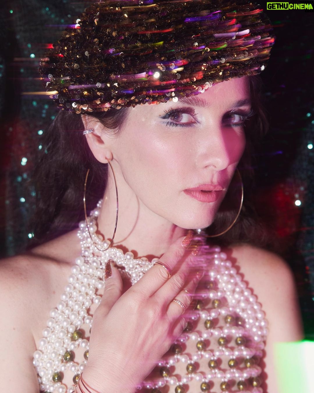 Natalia Oreiro Instagram - β£ Noche de batallas en @lavoz_uy π₯ @brunoilusorio π₯ @w.ivana.ok π₯ @rosanjuan π₯ @luligemelli π₯ @hm π₯ @castillosfernando π₯ @diegoalfonsouy π₯ @mono.fuk π₯ @merynaor π₯ @bliss.com.ar π₯ @fefodiiaz