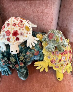 Natalia Oreiro Instagram - ⁣
Carretito de paseo
🌺🎃🐢🌸🦉☀️🐷
Que tengan lindo día
-
Всем хорошего дня 
🌺🎃🐢🌸🦉☀️🐷