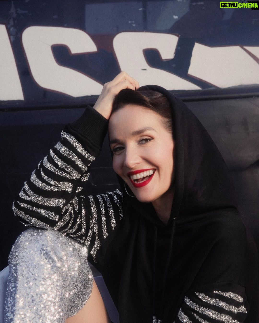 Natalia Oreiro Instagram - Salimos de gira? ⚡️👽⚡️👽⚡️ 📷 @brunoilusorio ⚡️ @mono.fuk 👽 @lucianomarraok ⚡️ @luligemelli 👽 @rosanjuan ⚡️ @castillosfernando 👽 @diegoalfonsouy ⚡️ @merynaor 👽 @fefodiiaz ⚡️ @bliss.com.ar
