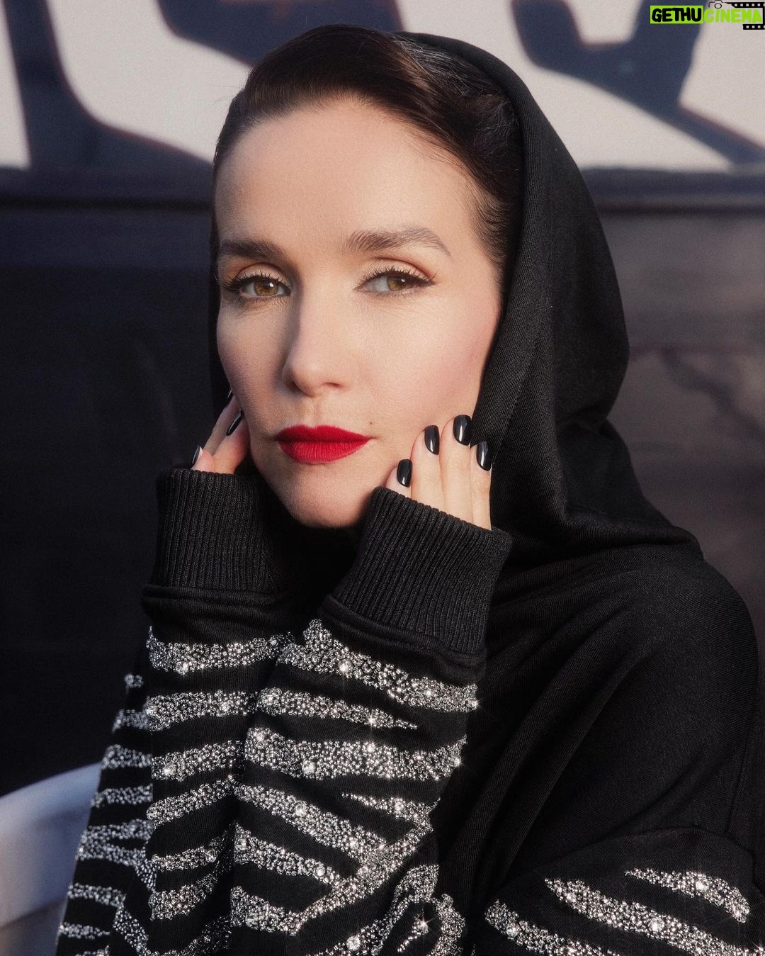 Natalia Oreiro Instagram - Salimos de gira? ⚡️👽⚡️👽⚡️ 📷 @brunoilusorio ⚡️ @mono.fuk 👽 @lucianomarraok ⚡️ @luligemelli 👽 @rosanjuan ⚡️ @castillosfernando 👽 @diegoalfonsouy ⚡️ @merynaor 👽 @fefodiiaz ⚡️ @bliss.com.ar