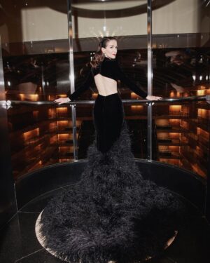Natalia Oreiro Instagram - ⁣
Cuanta emoción 🖤

📸 @brunoilusorio 
@mariagorof 
@giachinomatias 
@castillosfernando 
@luligemelli 
@bliss.com.ar 
@veronica.bonomo 
@lucianomarraok 
@vivistallone 
@2girls_1cam