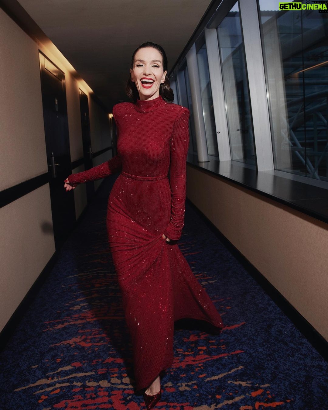 Natalia Oreiro - 84.8K Likes -
Martín Fierro allá vamos ✨
📸 @brunoilusorio
✨ @mariagorof
✨ @giachinomatias
✨ @castillosfernando
✨ @marcelotoledook
✨ @luligemeli
✨ @floboskis.stad
✨ @bliss.com.ar
✨ @2girls_1cam
✨ @veronica.bonomo