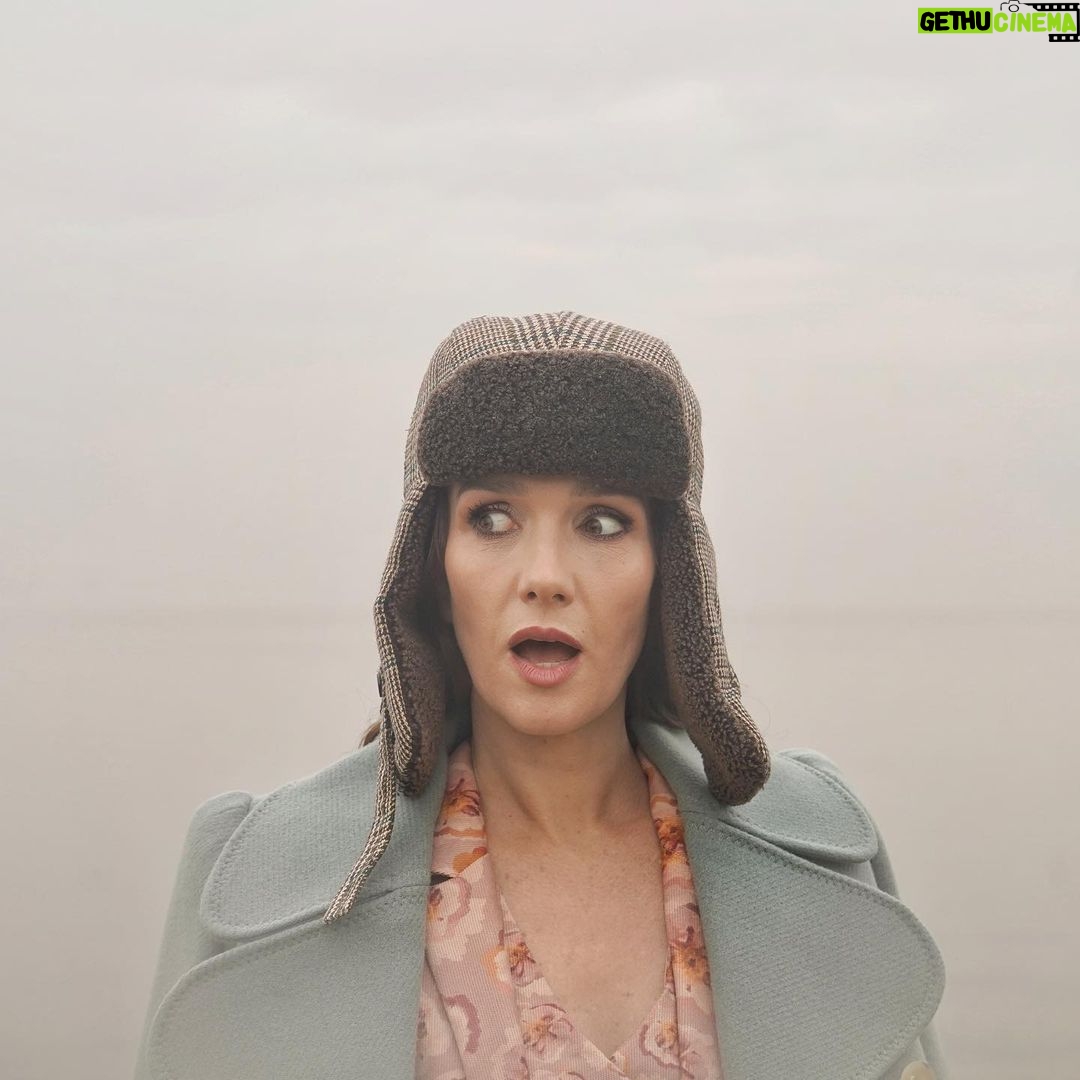 Natalia Oreiro Instagram - Miro ya los relojes entre la neblina. Y las luces primeras entre la neblina. Y las luces primeras ya empezaron a desperezar. Spinetta.Pescado Rabioso 📷 @bonettomartin @clarincom @graguinazu @luligemelli @karinacamporinomkp @giachinomatias @milakartei @malloysbardecosta @bliss.com.ar