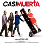 Natalia Oreiro Instagram - ⁣ ⚡ La vida no espera, bebé ⚡ Muy pronto llega a los cines #CasiMuerta, la nueva comedia de @mirasfernan junto a @diegovelazkez, #PaolaBarrientos, @ariel_staltari, @albertoajaka y @violeurtizberea 🎬 ¡Agendá la fecha y no te la pierdas ni aunque estés muriendo! @cinema7films @nonstoptvstudios #estreno #cine #argentina #cinenacional #cineargentino #nataliaoreiro #comedia #film #cinema #peliculas #arte #movie - Постер моего нового фильма «Почти Мертвая»