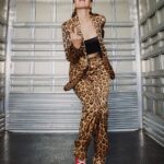 Natalia Oreiro Instagram - ⁣ Miauu 🐆🐆🐆 Grupito lindo y divertido si los hay!! 🐆 @brunoilusorio 🐆 @rosanjuan 🐆 @castillosfernando 🐆 @diegoalfonsouy 🐆 @merynaor 🐆 @fefodiiaz @mangostores_uruguay @mariacheruruguay @bliss.com.ar