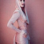 Natalia Oreiro Instagram - ⁣ Postales de ayer en @premios_platino Con este vestidito que soñé y que la hermosa de @luligemelli me acompañó en la locura. Con el mejor realizador @manu_._gonzalez Y la genia de @rebecarueda en maquillaje y pelo. Joyitas de @hsternofficial Mis uñitas de @bliss.com.ar Fotones de @lonajulian Les gustó? - Фотографии с @premios_platino Платье, о котором я мечтала, вам нравится?