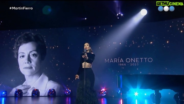 Natalia Oreiro Instagram - Nunca los olvidaremos ✨ Canté con mi 🤍 Gracias @telefe y @aptraorg Fué un gran honor 🙏 Muchas gracias a los músicos y músicas 🎼 Y a todo el equipo de sonido y producción🖤 @mborrillo @fedelevrino 🤍 @guillermo.pendino @darioturo Arreglos de cuerdas por el genial @javicasalla 🎻 Piano y producción, el mejor @diegoortells 🎹 Gracias @vivistallone♥️ Vocal coaching @loishka_ Gracias @ricardomolloposta por acompañarme siempre ✨