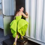 Natalia Oreiro Instagram - ⁣ Lo soñé impetuoso, formidable y ardiente;⁣ hablaba el impreciso lenguaje del torrente; Era un amor desbordado de locura y de fuego,⁣ Rodando por la vida como en eterno riego. 𝘋𝘦𝘭𝘮𝘪𝘳𝘢 𝘈𝘨𝘶𝘴𝘵𝘪𝘯𝘪 @brunoilusorio @rosanjuan @hm @espaciomagma @_tavogarcia @castillosfernando @diegoalfonsouy @paulistauy @merynaor @fefodiiaz @bliss.com.ar