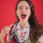 Natalia Oreiro Instagram - ⁣ Loca x los lentes, cual es tu favorito? 🤓⁣ 📸 @brunoilusorio 👓 @byranieri @lasoreirooficial 🤓 @luligemelli 🤓 @karinacamporinomkp 🤓 @giachinomatias 🤓 @vivistallone 🤓 @turtupab