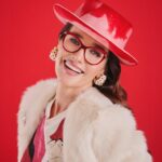 Natalia Oreiro Instagram - ⁣ Loca x los lentes, cual es tu favorito? 🤓⁣ 📸 @brunoilusorio 👓 @byranieri @lasoreirooficial 🤓 @luligemelli 🤓 @karinacamporinomkp 🤓 @giachinomatias 🤓 @vivistallone 🤓 @turtupab