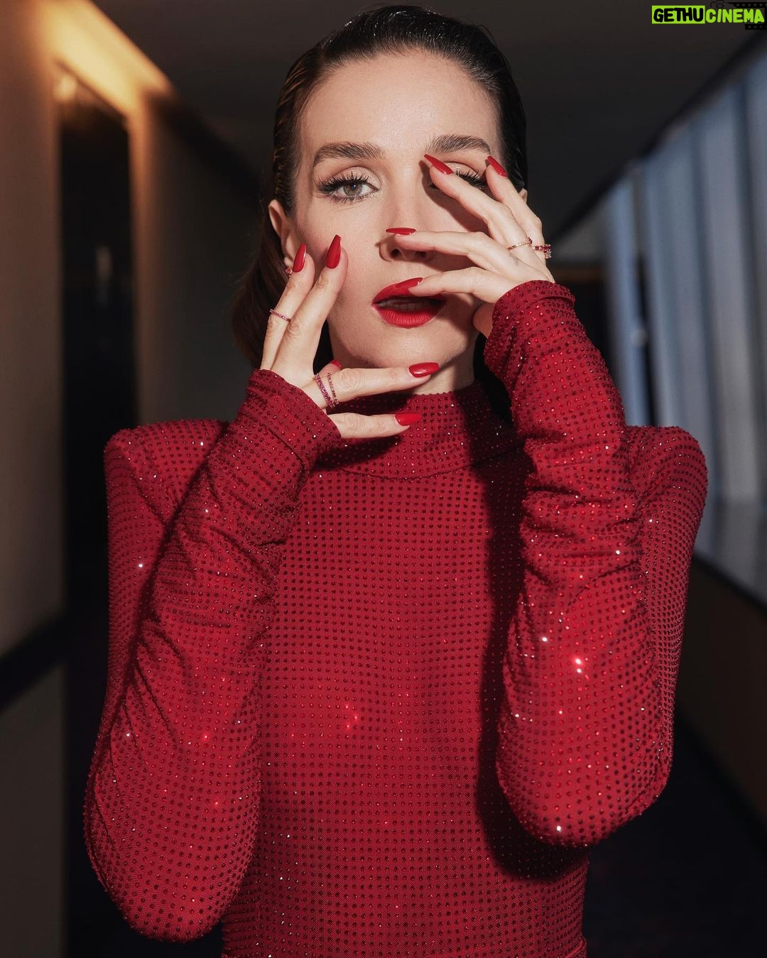 Natalia Oreiro - 84.8K Likes -
Martín Fierro allá vamos ✨
📸 @brunoilusorio
✨ @mariagorof
✨ @giachinomatias
✨ @castillosfernando
✨ @marcelotoledook
✨ @luligemeli
✨ @floboskis.stad
✨ @bliss.com.ar
✨ @2girls_1cam
✨ @veronica.bonomo