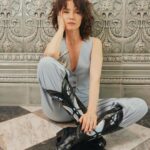 Natalia Oreiro Instagram - ⁣ Momento de mirar para adentro y tener una cita conmigo misma...vacaciones.!!! Gracias por este año hermoso, nos vemos el próximo 🤍🤍🤍 🤍 @brunoilusorio 🤍 @tinchochiesa 🤍 @rosanjuan 🤍 @castillosfernando 🤍 @diegoalfonsouy 🤍 @merynaor 🤍 @fefodiaz.art 🤍 @hotelmontevideo