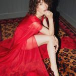 Natalia Oreiro Instagram - ⁣ Mamá Noel 🤶♥️🎄jo jo jo 📸 @brunoilusorio 🎥 @tinchochiesa 👗 @nantolin @antolin.natalia ♥️ @rosanjuan 💚 @luligemelli ✂️ @sergiolamensaok 💄 @castillosfernando 🦄 @diegoalfonsouy 🏩 @hotelmontevideo 💖 @merynaor 💡 @fefodiaz.art