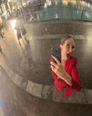 Natalia Oreiro Instagram - ⁣
Que el amor valga la alegría, no la pena ♥️
