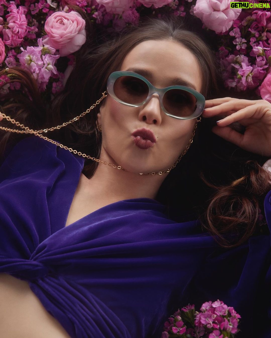 Natalia Oreiro Instagram - β£ βοΈπΈπβοΈπΈπβοΈβ£ Que les parecen estas gafas? πΆοΈ @byranieri @lasoreirooficial πΆοΈ Y traen cadenita para no perderlas!π @brunoilusorio @luligemelli @karinacamporinomkp @giachinomatias @veronica.bonomo @tomas_bergman @anteraestudio