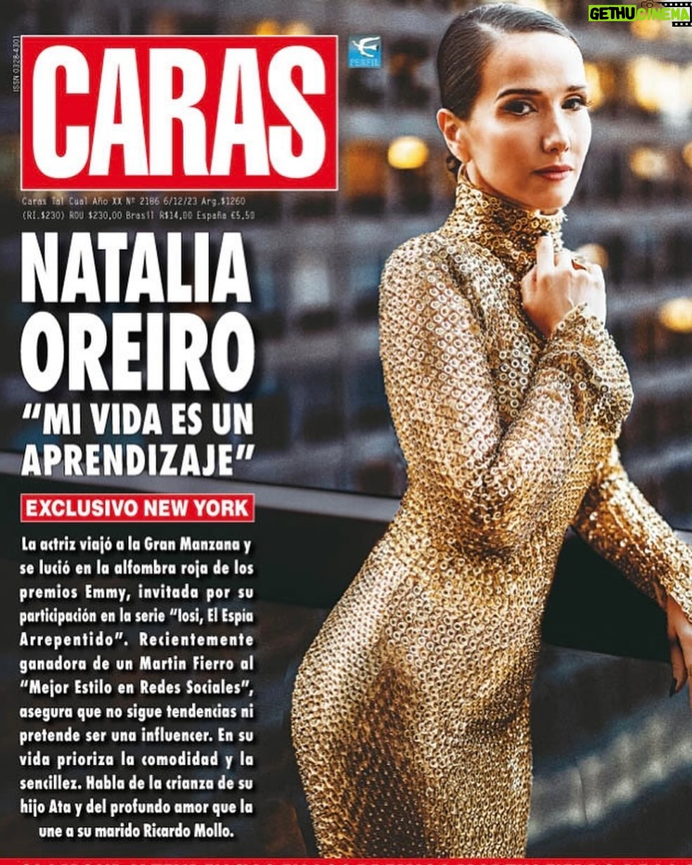Natalia Oreiro Instagram - Salió @revistacaras Gracias @hectormaugeri por acompañarme desde siempre 🖤 ✒️ @sabgalante 📷 @hypedh 🖤 @mariagorof @mergorof 🖤 @hsternofficial 🖤 @luligemelli 🖤 @diegoalfonsouy 🖤 @mai.mor 🖤 @jeesyanez 🖤 @bliss.com.ar 🖤 @veronica.bonomo Nueva York