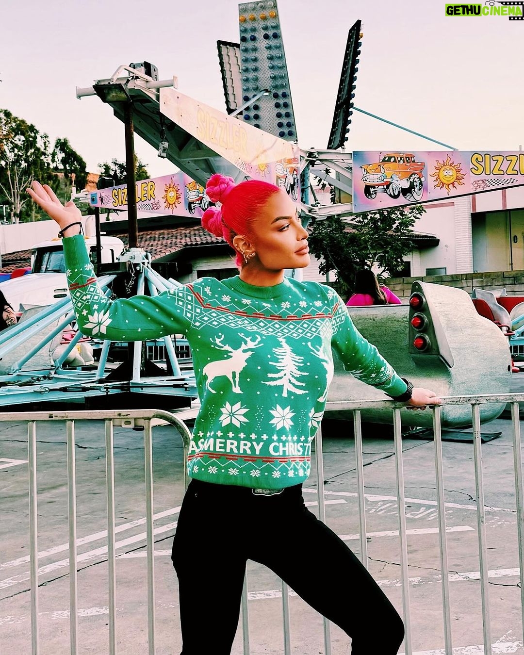 Natalie Eva Marie Instagram - ๐๐ฝDreams come true, it may sound cliche, but I am living proof of this truth. ๐Celebrating my first Holiday/ Christmas party with the @infiniti_group_llc since partnering with them 4 months ago๐ฅ - โจIf you had told me 11 years ago, when I was broke, freshly out of rehab for drug & alcohol addiction, sharing a bed with my friend Dee in a one bedroom apartment and working nights so I could go to auditions during the the day โฆ that in the not too distant future I would be ๐ฉ๐๐ซ๐ญ๐ง๐๐ซ๐ข๐ง๐ ๐ฐ๐ข๐ญ๐ก ๐ญ๐ก๐ Infiniti Group who run the BEST ๐๐๐๐ข๐๐ญ๐ข๐จ๐ง , ๐ฌ๐ฎ๐๐ฌ๐ญ๐๐ง๐๐ ๐๐๐ฎ๐ฌ๐, ๐๐ง๐ ๐๐๐ก๐๐ฏ๐ข๐จ๐ซ๐๐ฅ ๐ก๐๐๐ฅ๐ญ๐ก ๐ซ๐๐๐จ๐ฏ๐๐ซ๐ฒ ๐ญ๐ซ๐๐๐ญ๐ฆ๐๐ง๐ญ ๐๐๐ง๐ญ๐๐ซ๐ฌ ๐ข๐ง ๐ญ๐ก๐ ๐ ๐๐ฆ๐โฆโฆ Opening up my very first addiction recovery treatment centers @nemrecovery but also joining as one of the hosts of the @thehopeaholics podcast. โฆโฆ๐๏ธ ๐ขUsing my voice and a platform that GOD would give me , talking about the one thing I would try to hide from others ( my sobriety, being an addict/alcoholic and having to work a 12 step program) ๐ฑI FORSURE would have called you CRAZY!! - ๐๐ฝIt is mind blowing how quickly things can change for the better. Itโs humbling to see how far GODโจhas brought me and the heights I have seen through his grace. ๐ซI am feeling extremely blessed, grateful, and the best type of overwhelmed. - Thank you to the @infiniti_group_llc for our incredible partnership my boys @chaddictttt & @shaneearn @thehopeaholics for bringing me in and now we are a TRIO ๐๏ธand of course the entire staff #TeamWork makes the dream work! โจIโm incredibly grateful and this Is just the beginning! ๐ ๐๐ฝ #HolidayParty #StayTheCourse #GodIsGood #EVALution #NEMRecovery #TheHopeAholics #OnedayAtATime #RecoverOutLoud
