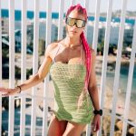 Natalie Eva Marie Instagram - Walking into the LAST day of @tyrsport ‘s CYBER week SALE like….😎 💅🏽 🚨🚨Get 30% Off Sitewide on TYR.com, with no exclusions! 👀  🛍️ grab the latest Footwear,Apparel, and Accessories for your holiday shopping 💕 - 😎I’m wearing my go to sunnies @tyrsport 🔗Tap the link in my bio or head to my IG stories to snag your goodies 🥳 Happy shopping 🛍️ 🛒 🤩 Scottsdale, Arizona