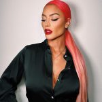 Natalie Eva Marie Instagram - Who else loves a little wing eyeliner and a red lip ?!💄💋🙋🏻‍♀️ Products used… Prep: @elemis pro collagen cleansing balm. @onesize secure the blur Foundation: @armanibeauty Concealer: @tartecosmetics shape tpe Setting powder: @onesize Eyes: @charlottetilbury super nudes easy palette. Liner @onesize in Bodacious Black Lashes: @beautycreations.cosmetics Brows: #onesize in soft brown Bronzer: @charlottetilbury in Tan Blush: @patricktabeauty She’s that Girl Lips: @fentybeauty in Uncensored - Glam by my boo❤️ 💄MUA: @makeupbyapollo