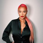 Natalie Eva Marie Instagram - Who else loves a little wing eyeliner and a red lip ?!💄💋🙋🏻‍♀️ Products used… Prep: @elemis pro collagen cleansing balm. @onesize secure the blur Foundation: @armanibeauty Concealer: @tartecosmetics shape tpe Setting powder: @onesize Eyes: @charlottetilbury super nudes easy palette. Liner @onesize in Bodacious Black Lashes: @beautycreations.cosmetics Brows: #onesize in soft brown Bronzer: @charlottetilbury in Tan Blush: @patricktabeauty She’s that Girl Lips: @fentybeauty in Uncensored - Glam by my boo❤️ 💄MUA: @makeupbyapollo