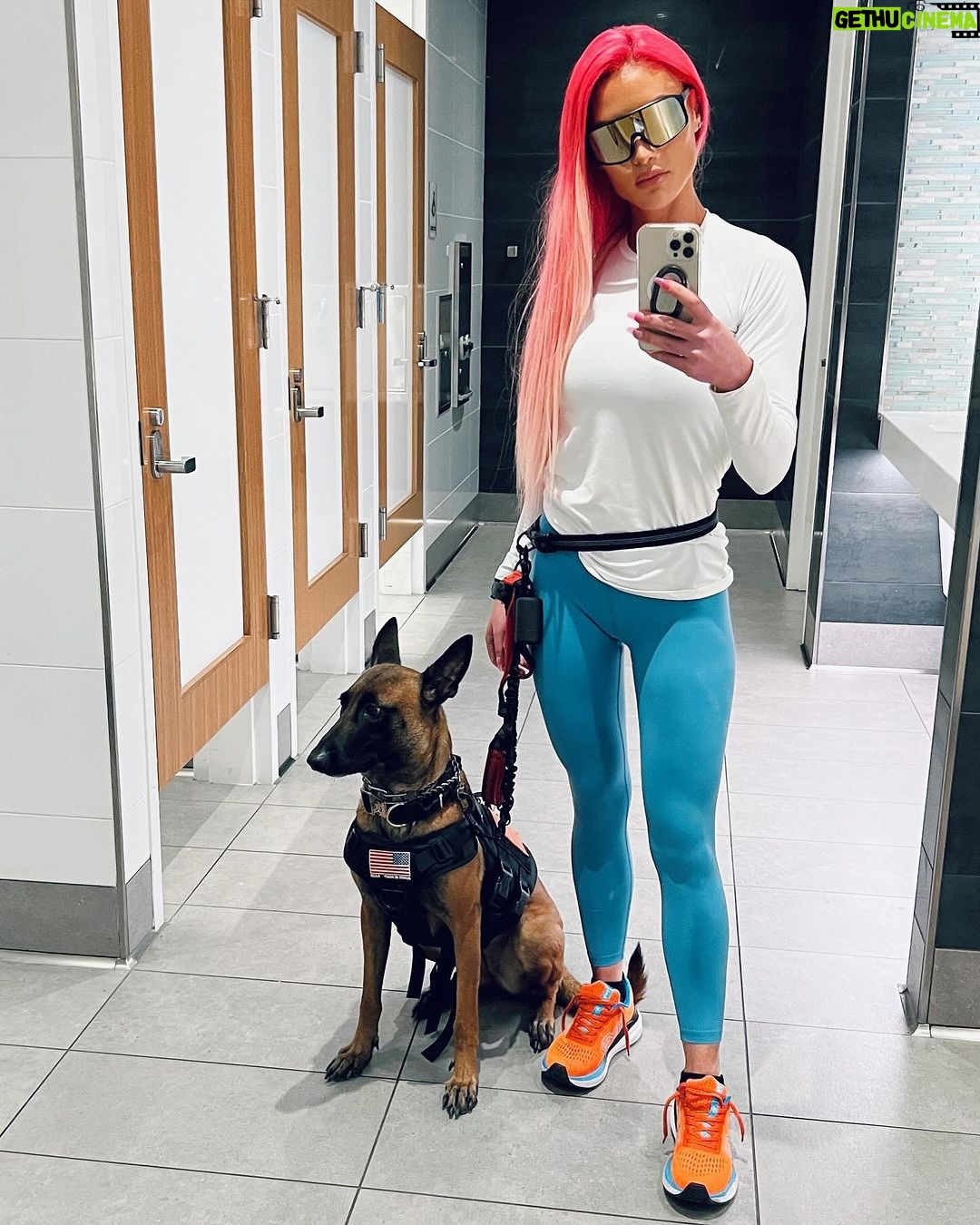 Natalie Eva Marie Instagram - Another plane βοΈ another @tyrsport travel fit π
π½ππ»ββοΈ πΊ πwhich is ur fav? ποΈββοΈ Outfit: @tyrsport π Shoes: @tyrsport π sunnies: @tyrsport Use My Code For Free Shipping ππππ
ππ - John Wayne Airport, Orange County