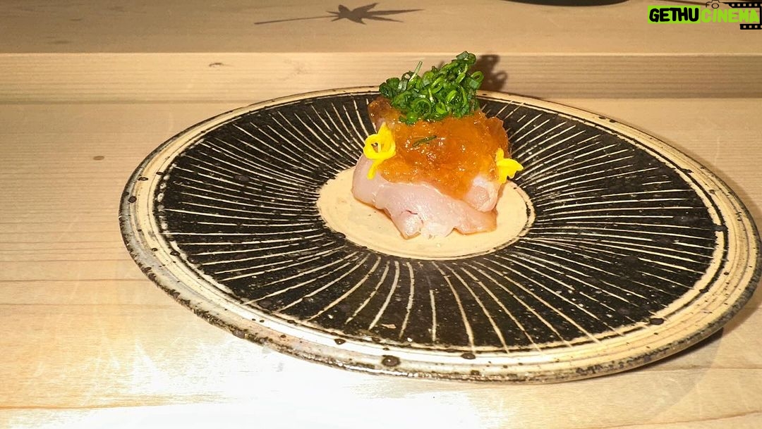 Natapohn Tameeruks Instagram - @sushi.shin.niseko keep me fall for Niseko all over again 🍶 sake was so good 鮨 心 Sushi Shin