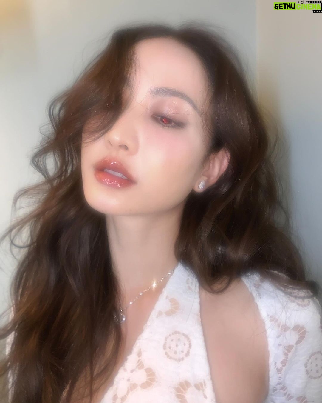 Natapohn Tameeruks Instagram - ⚠️ 📦 Handle with care⚡️✨