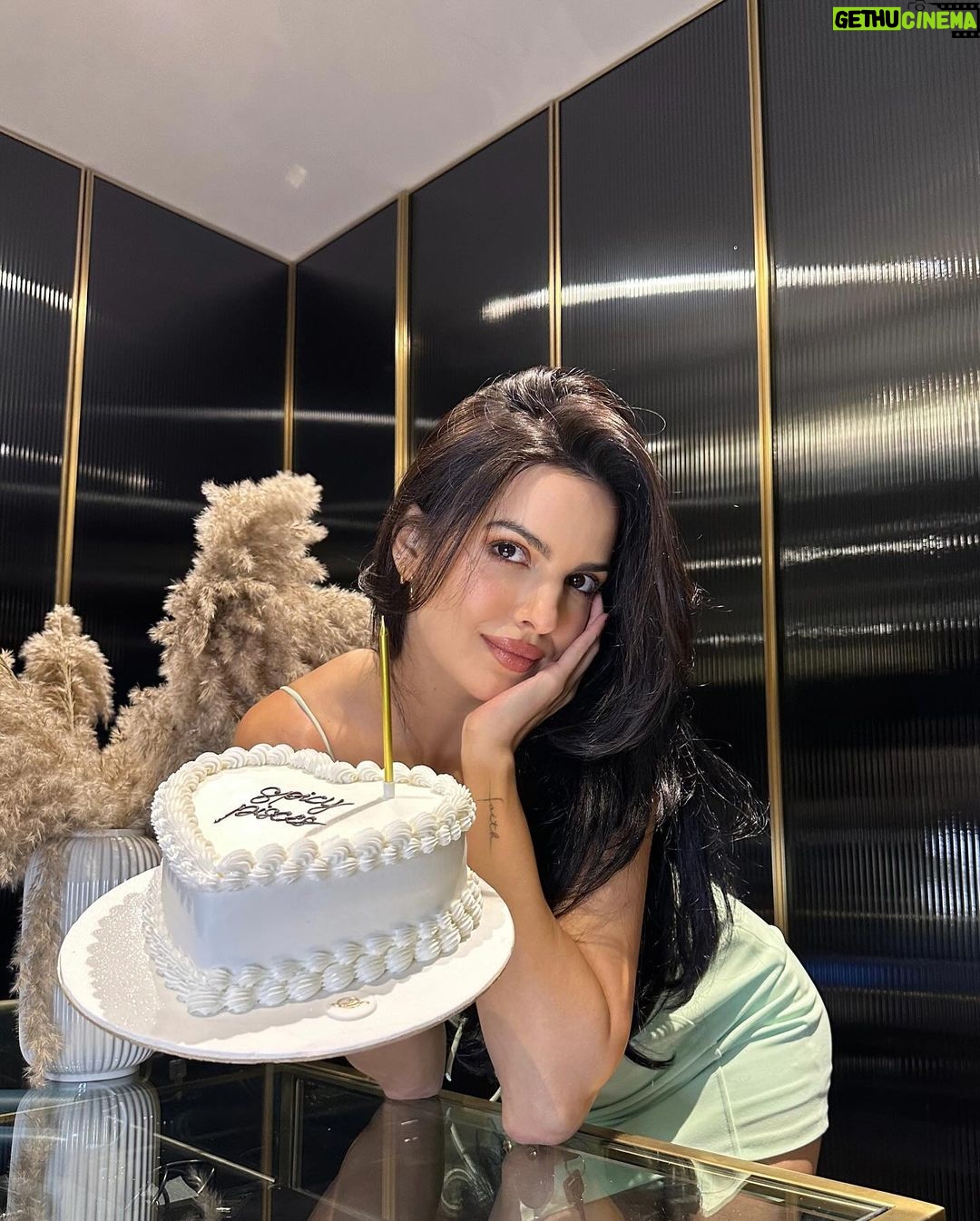 Natasa Stankovic Instagram - Doing just as good as I look 🍬 ♓️ 🎂 #bdayqueen