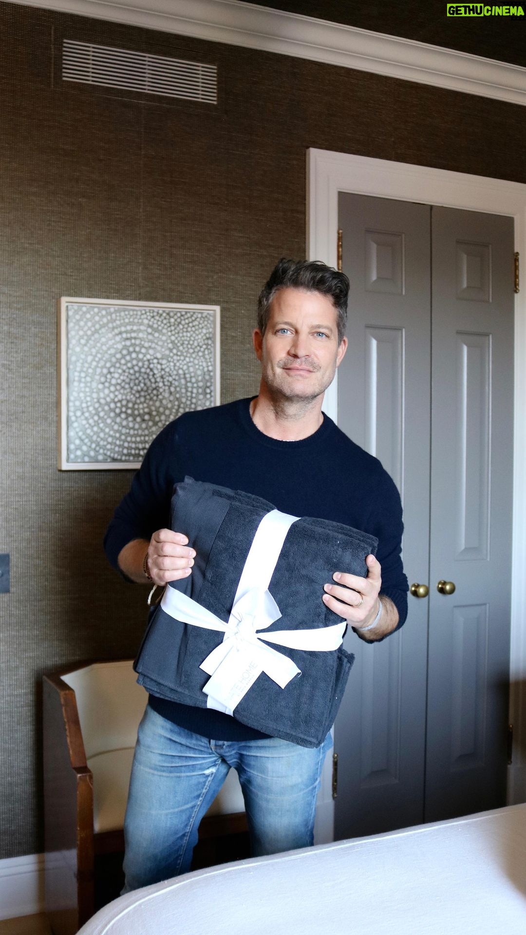 Nate Berkus Instagram - Whether you’re expecting guests or not this year, the holidays are always a good excuse to give your guest room a refresh. These are my top three picks from my @natehome collection. 🗣🗣 The Nate Home Black Friday Cyber Monday sales have already started on @amazon. Head to the link in bio to shop now.