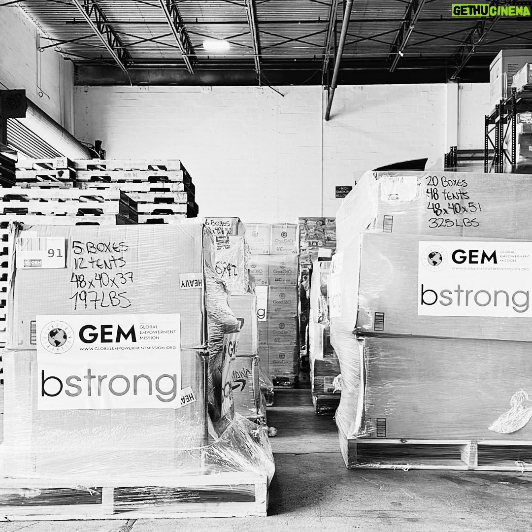 Nate Berkus Instagram - This #GivingTuesday I am supporting the @globalempowermentmission and the work they are doing with @bethennyfrankel’s bstrong and @smartaidint to provide immediate relief to families affected by the recent events in Israel and Gaza. If you aren’t familiar with the Global Empowerment Mission, they leverage smart partnerships and volunteer energy to maximize the greatest dollar versus impact ratio. Corporate overhead has never exceeded 3% allowing 97% of all donations to support their global missions and have 100% rating on @charitynav. Head to the link in my bio to donate and learn more about the work they are doing.