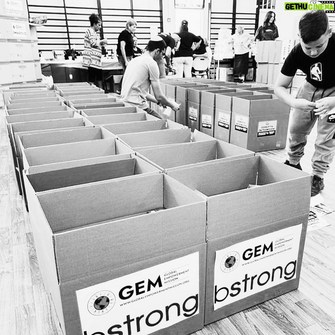 Nate Berkus Instagram - This #GivingTuesday I am supporting the @globalempowermentmission and the work they are doing with @bethennyfrankel’s bstrong and @smartaidint to provide immediate relief to families affected by the recent events in Israel and Gaza. If you aren’t familiar with the Global Empowerment Mission, they leverage smart partnerships and volunteer energy to maximize the greatest dollar versus impact ratio. Corporate overhead has never exceeded 3% allowing 97% of all donations to support their global missions and have 100% rating on @charitynav. Head to the link in my bio to donate and learn more about the work they are doing.