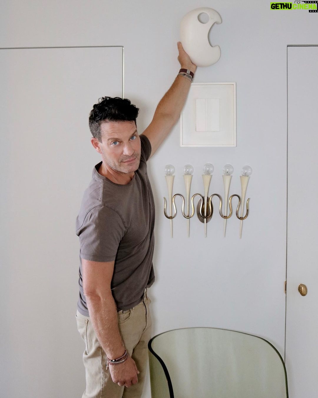Nate Berkus Instagram - This ceramic hide we designed for fish and small animals for @petsmart but it’s looking pretty sophisticated in our entry? #AnythingForPets