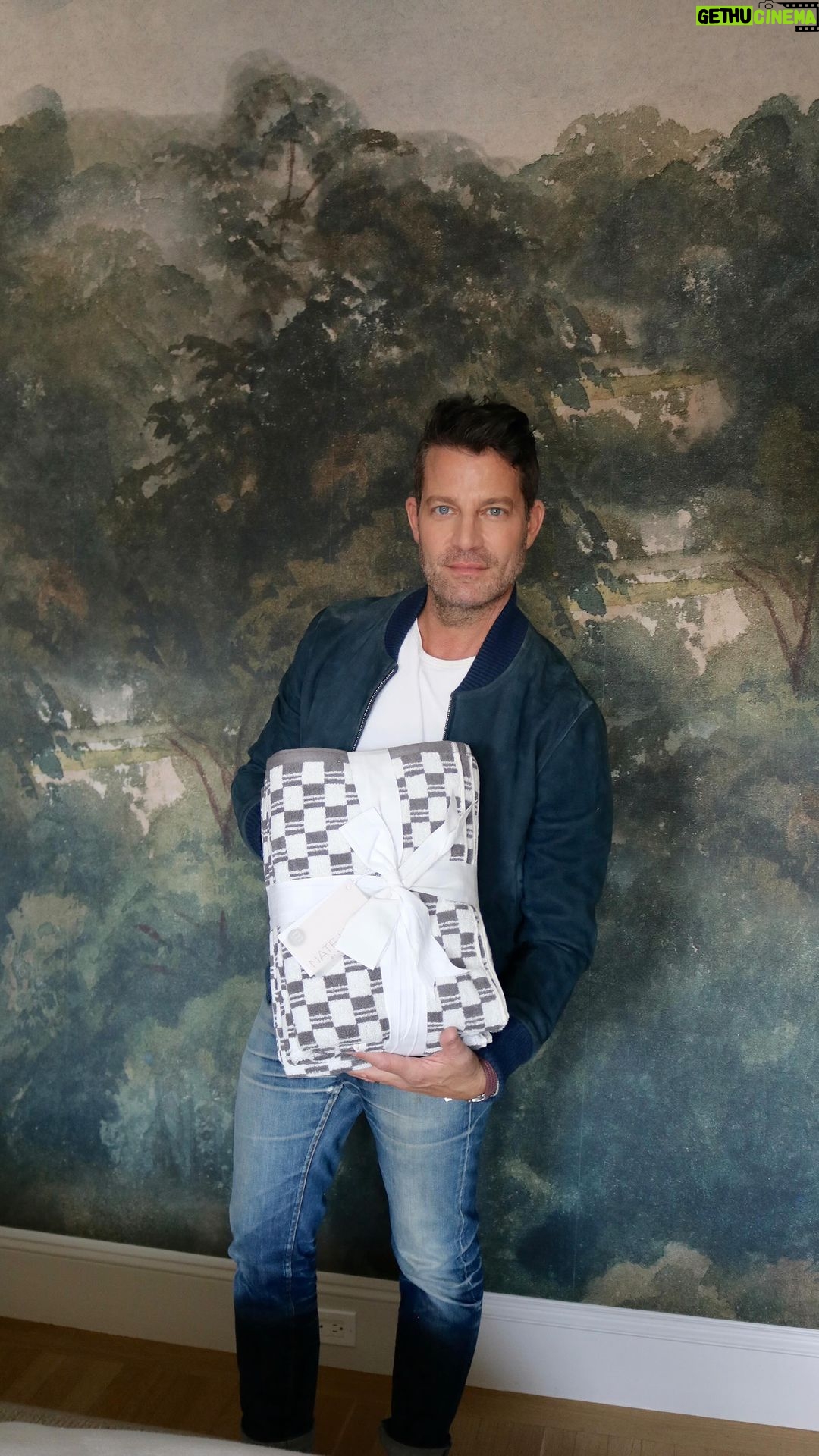 Nate Berkus Instagram - I want to see your #NateHome Jacquard towels! If you’ve bought these, please show me how they look in your space. Tag @natehome and share how and where you use these 100% cotton, ultra-soft, and highly absorbent towels.