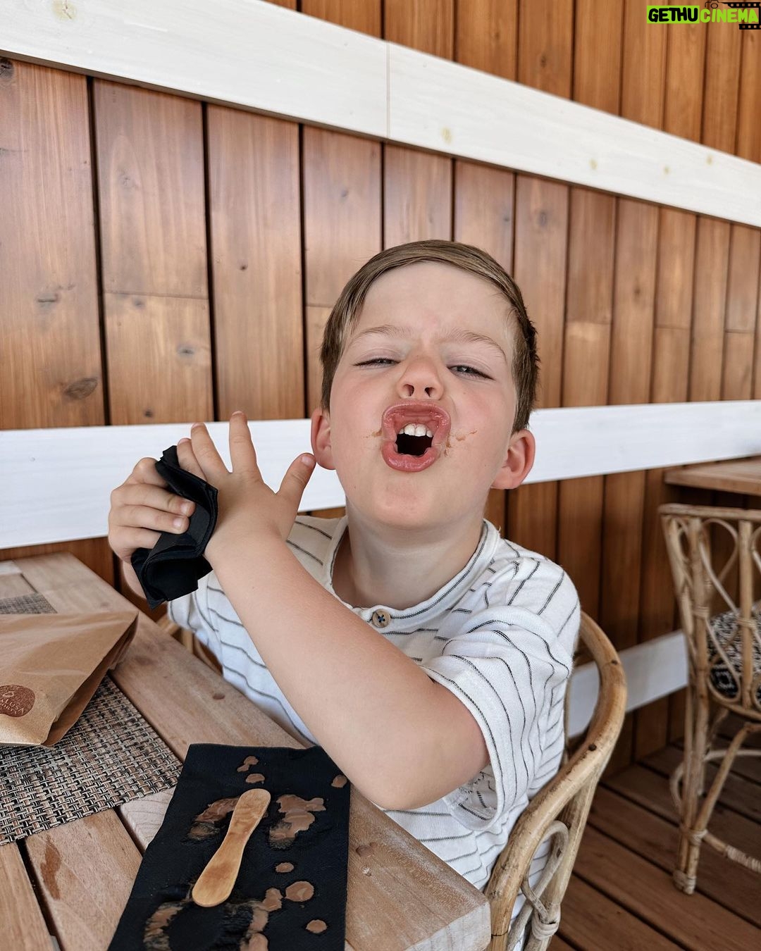 Nate Berkus Instagram - The 3 stages of Ockie eating a popsicle😋, which I could watch all day