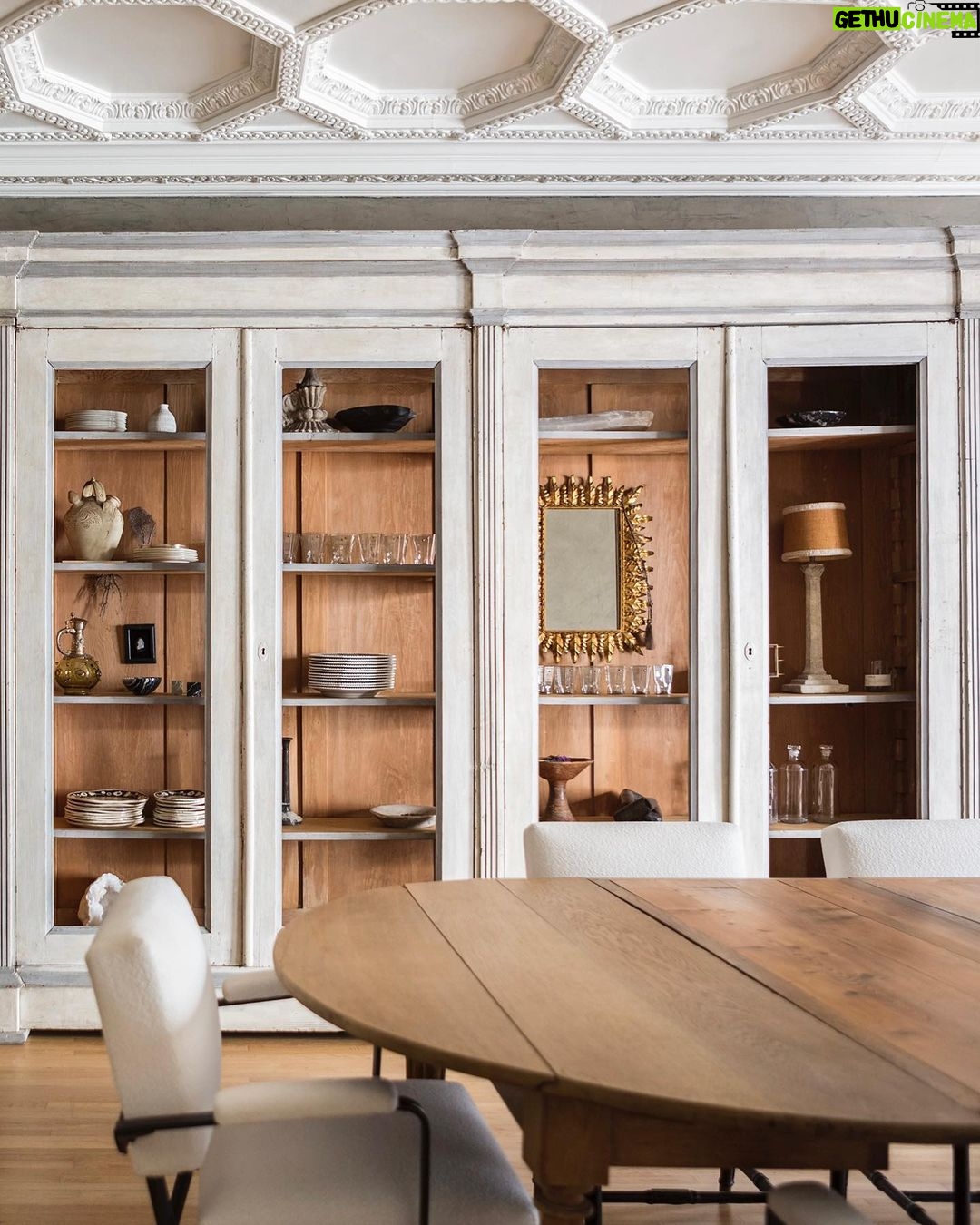 Nate Berkus Instagram - Can styling shelves be a love language? If so, I think it’s mine. I want to know all your design questions… head to my story today to submit yours!