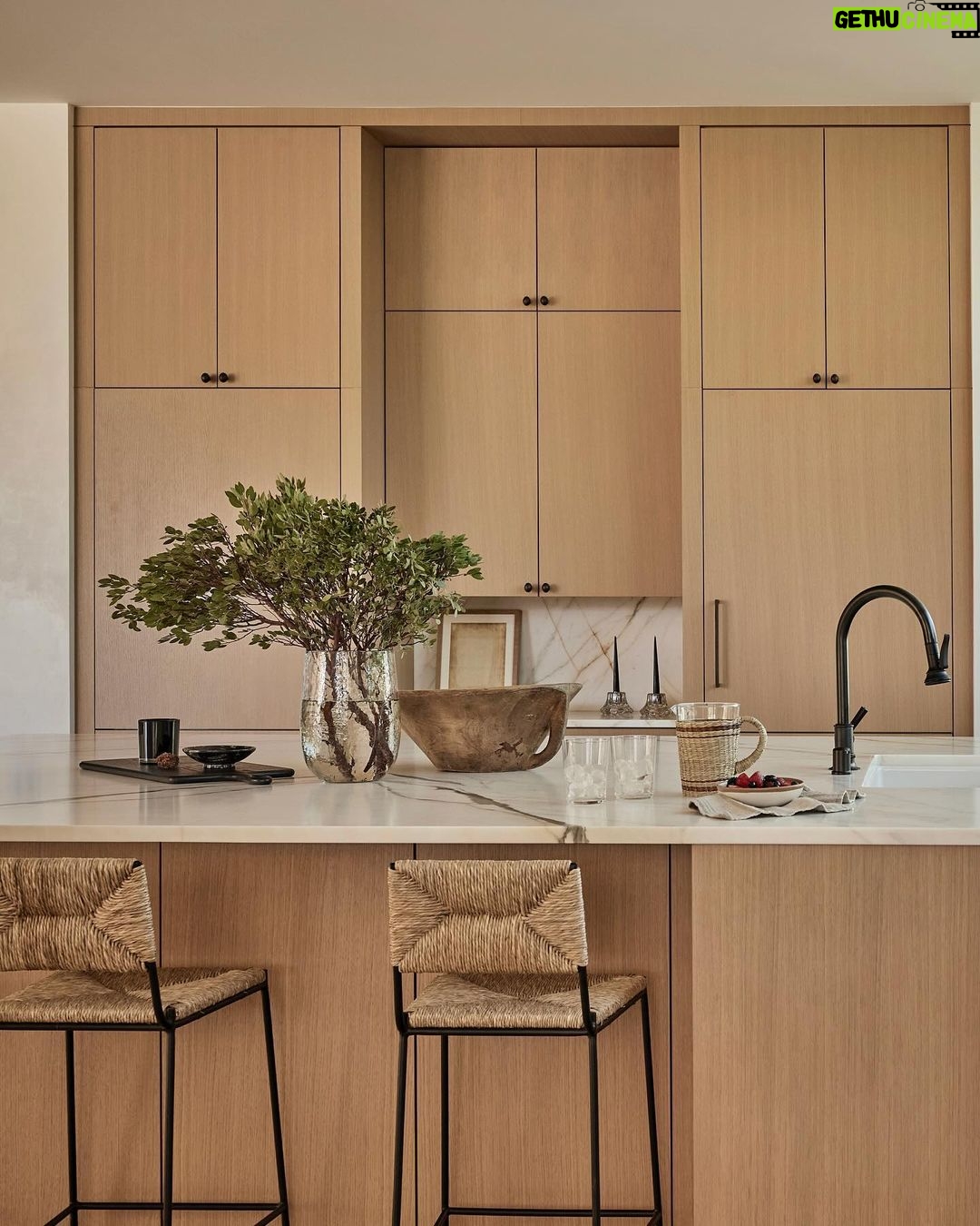 Nate Berkus Instagram - For this #NateBerkusAssociates desert retreat, we mixed vintage European pieces with a neutral, light-filled kitchen to create a Sicilian farmhouse feel. Photographed by @jennapeffley for @archdigest