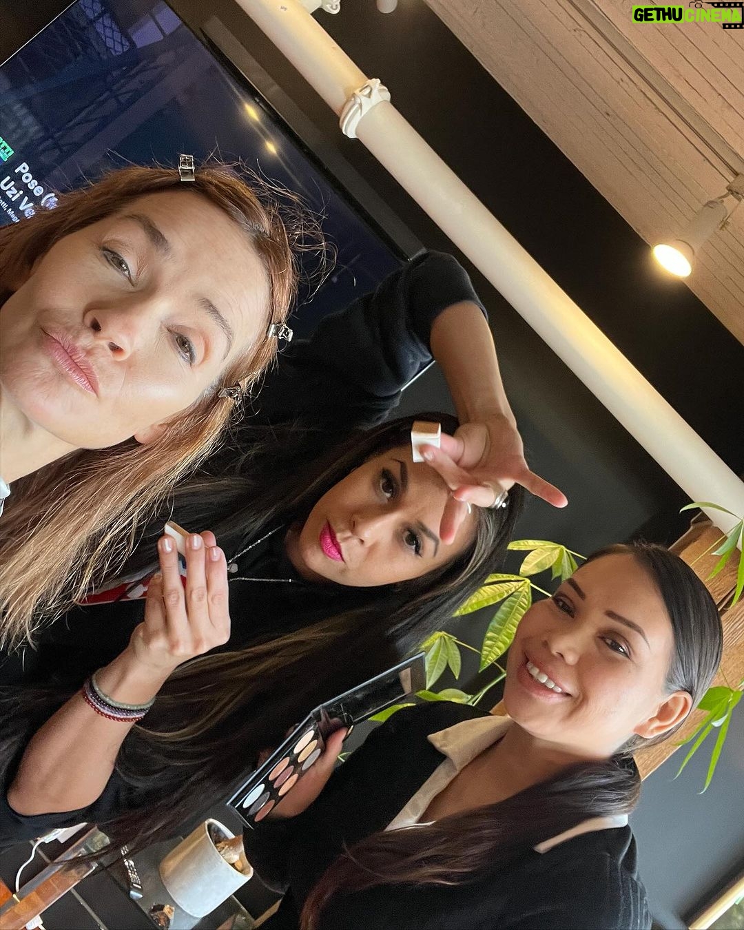 Nathalie Boltt Instagram - Thank you @jayleeannexo and @pincottmakeup for inviting me to the Vancouver Indigenous Fashion Week mentorship program! Love that expertise and support are being shared as #VIFW grows and grows and confidence flows. Huge shout out also to @joleenmiskinahk @shamentsut @marissa_nahanee_design for bringing everyone together and letting me be part of their love and togetherness. #vancouverindigenousfashionweek hits catwalks in November. Link in bio! #fashion #design #identity #story #art #representation #reconcilliation #appreciation @vancouverindigenousfashionweek