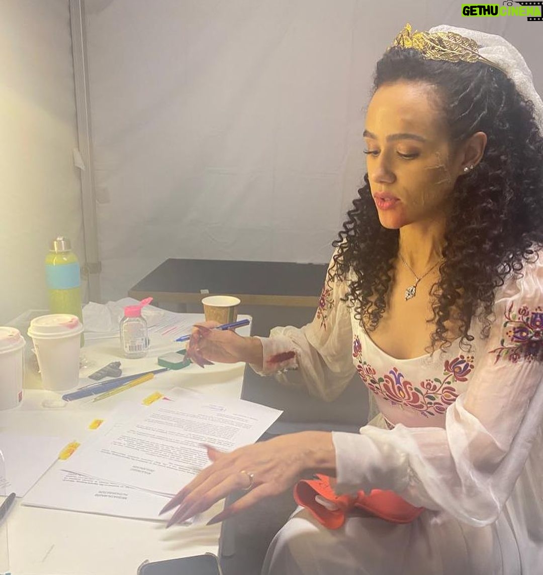 Nathalie Emmanuel Instagram - When you’re a vampire but you got admin… 🧛🏽♀️📃✍🏽 @invitationmovie is out now #BTS