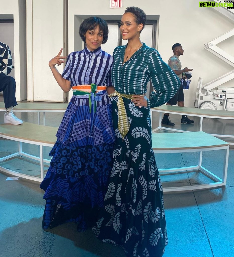Nathalie Emmanuel Instagram - @studiooneeightynine #NYFW. A beautiful and moving celebration and stunning fashion. Thank you for having me @rosariodawson. New York Fashion 2022