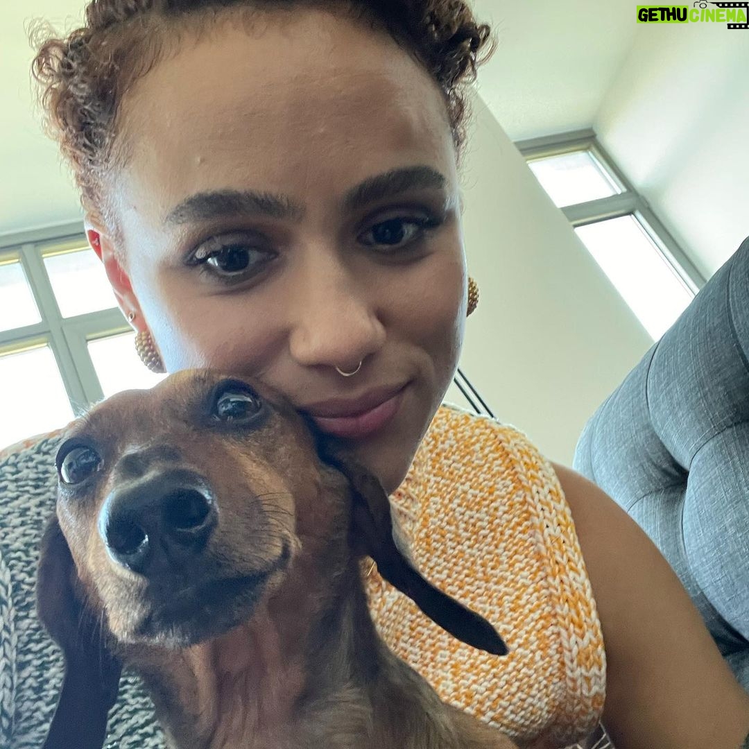 Nathalie Emmanuel Instagram - One of the biggest highlights from my recent trip to NYC for press had nothing to with the movie… it was meeting my dear friends @theblackswandiaries and @elenainreallife’s beautiful new baby boy Theodore. He is so tiny and new and perfect. I am so proud of you both and your beautiful little family. Special mention to the firstborn son, Watson the Dachshund who was here for the lap time 🤣🤣🤣🥹🥹🥹