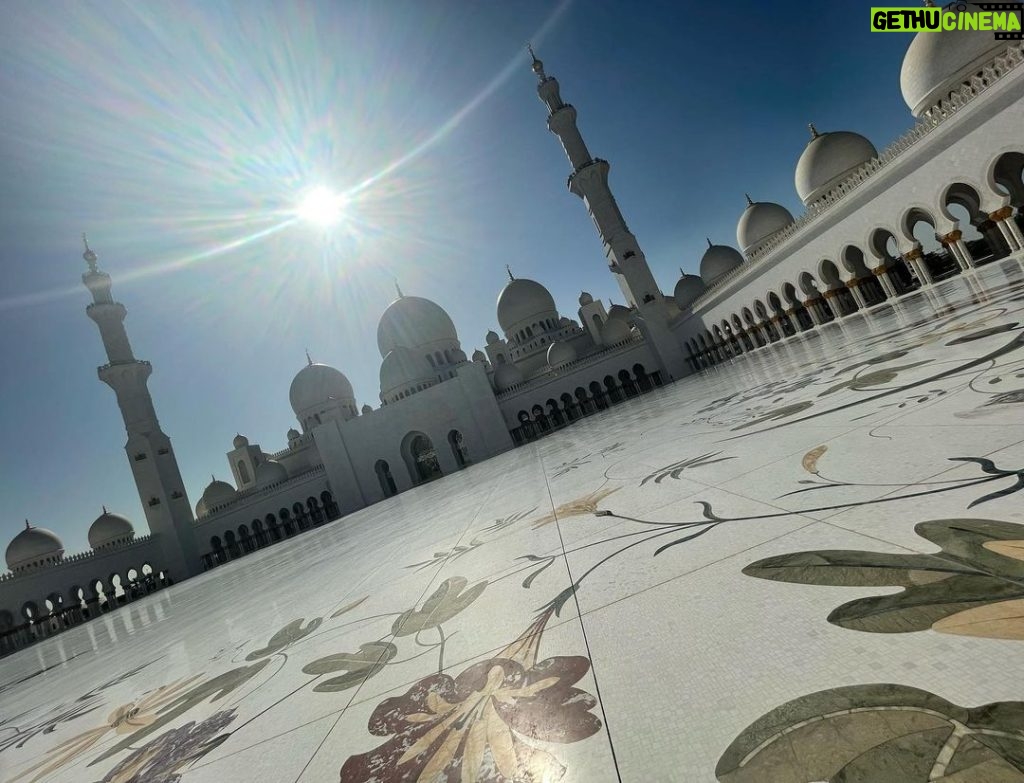 Nathalie Emmanuel Instagram - One of the most beautiful places I have ever seen… #SheikhZayedGrandMosque in Abu Dhabi. Thank you @aliaalmazrouei for organising such a special tour, of what is such a sacred place for so many, and for lending me an abaya to wear. After taking in this breathtaking place, we ended the tour with a display talking about “People of Determination” a phrase used instead of “people with disabilities”. To see this level of inclusion was so wonderful. The term itself reflected what I often think about the people I know who navigate life with a disability… who do not let it stop them achieving their goals… who push through in a world that can be so unkind and exclusionary…. That their determination and perseverance is something to be celebrated and emulated. ❤️❤️❤️ Sheikh Zayed Grand Mosque, Abu Dhabi