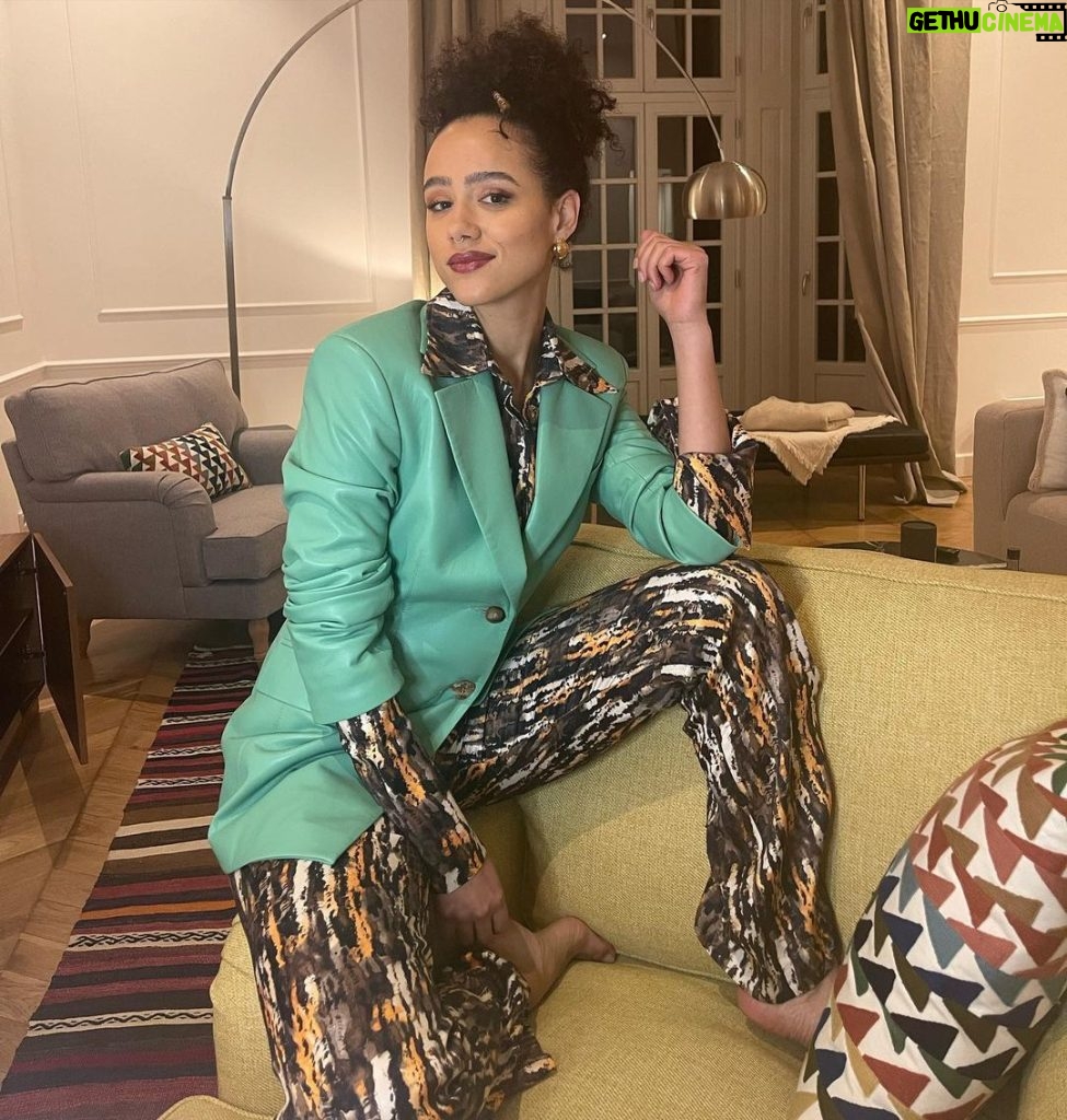Nathalie Emmanuel Instagram - Safe to say I was feeling myself doing #ArmyofThieves press last night. Styling by @chercoulter, fashun supplied by my faves @nanushka, earrings Nanushka x @alighieri_jewellery collab. Hair and make up masterfully by @norarobertson_mua. Army of Thieves is out soon on @netflix…October 29th! Check it out!